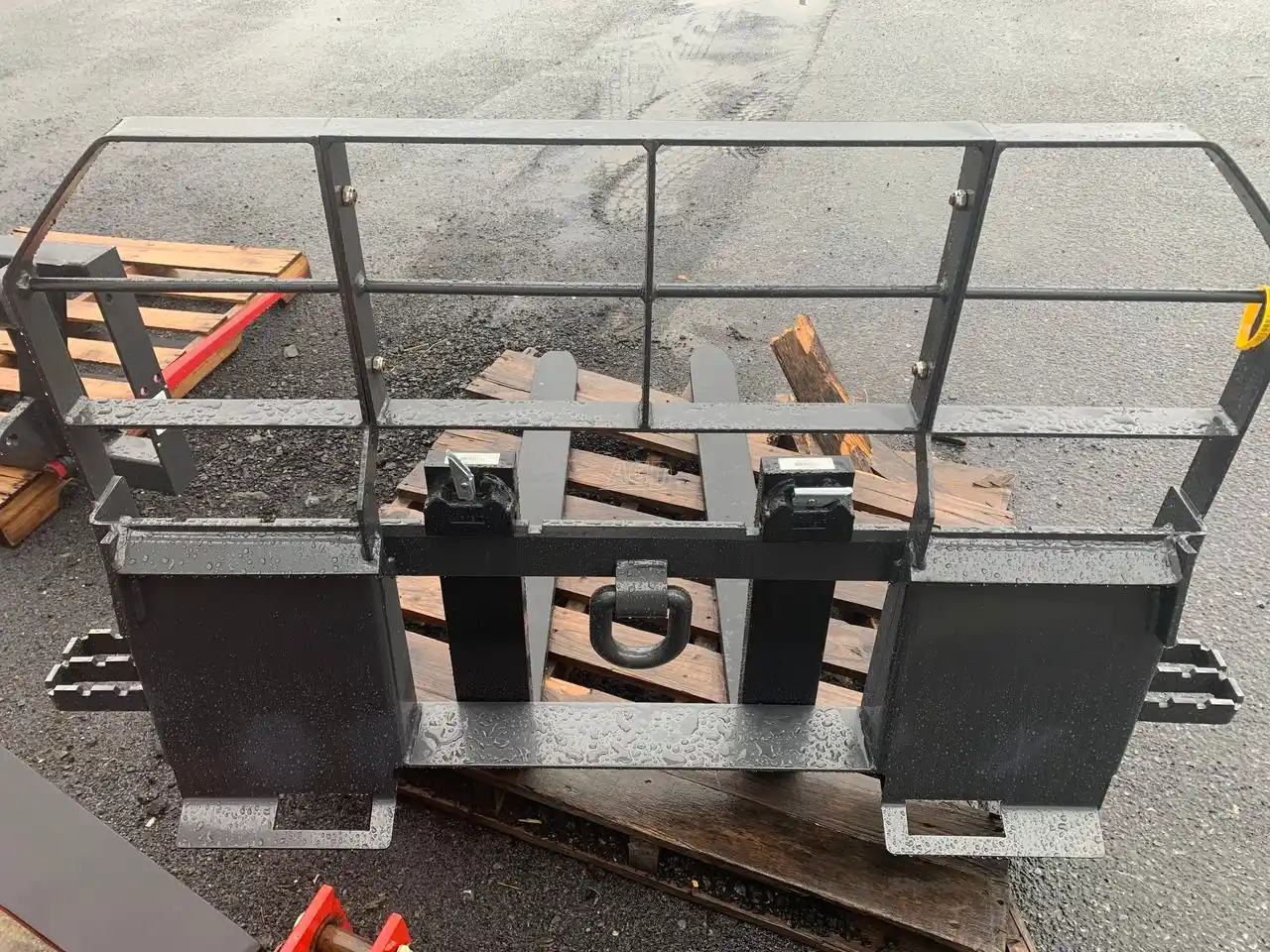 Gallery image 1 for 2022 New Holland PF3042L Pallet Fork