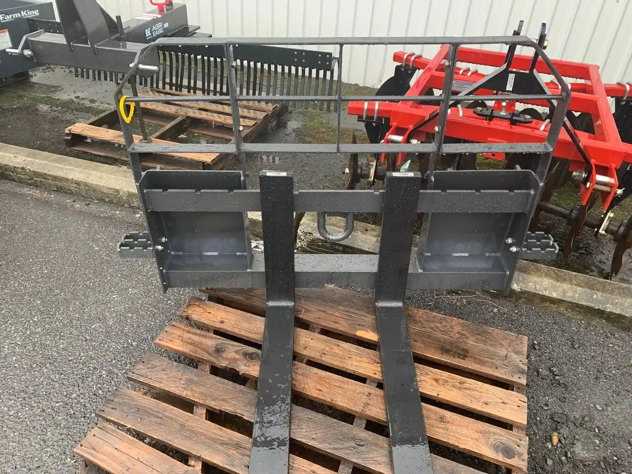 Gallery image 2 for New 2022 New Holland PF3042L Pallet Fork