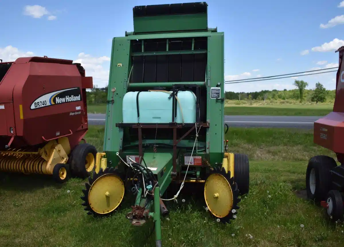 Photo de la Galerie 2 pour 1990 John Deere 430 Presse à Balle Ronde