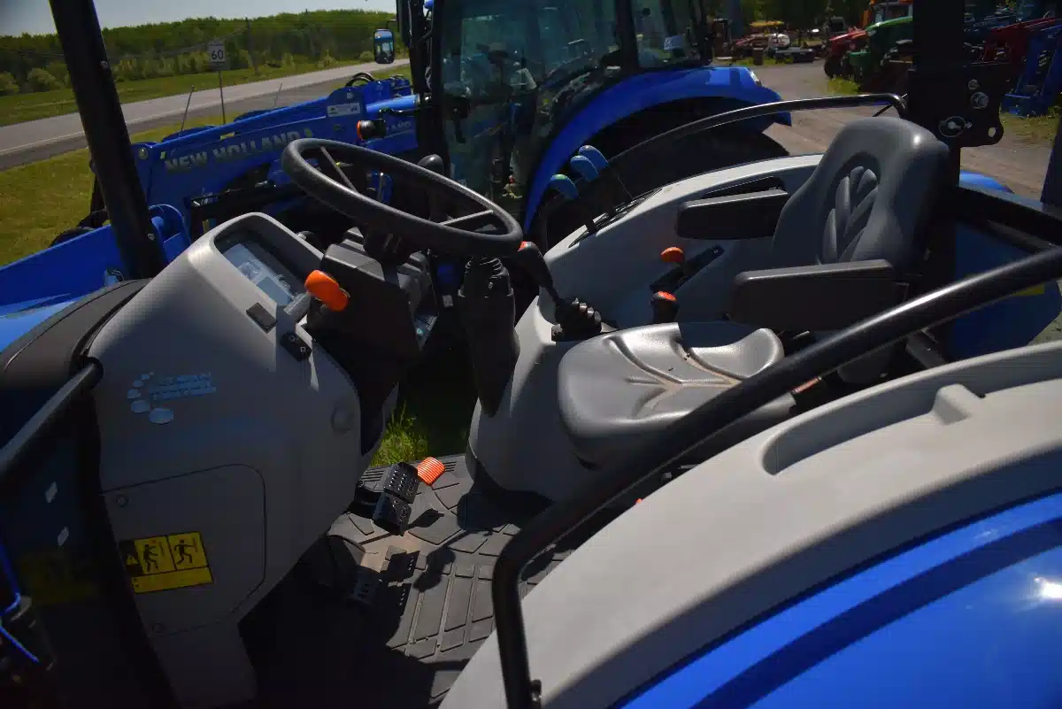 Gallery image 2 for New 2024 New Holland WORKMASTER 75 Tractor