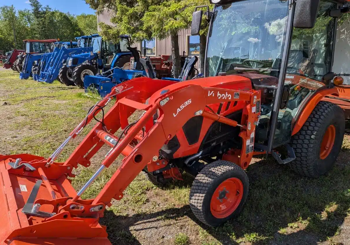 Gallery image 1 for 2022 Kubota LX2610 Tractor