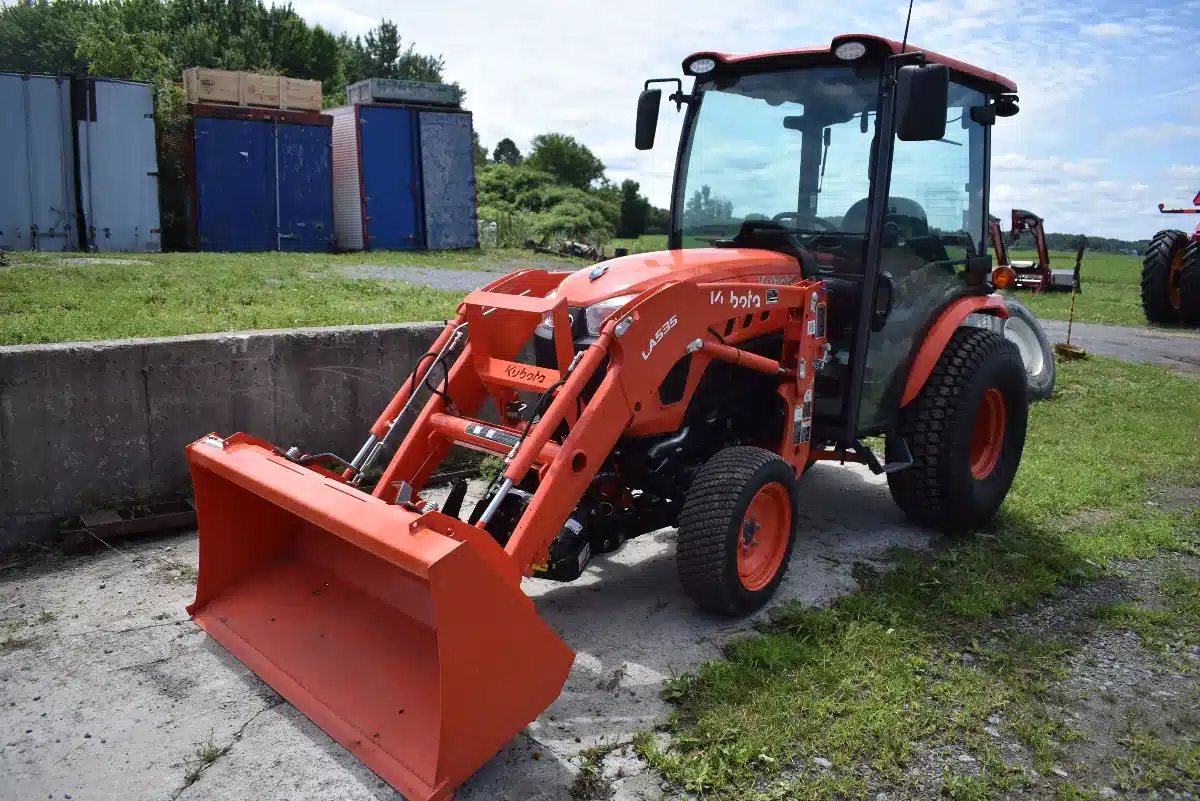 Gallery image 1 for Used 2022 Kubota LX2610 Tractor