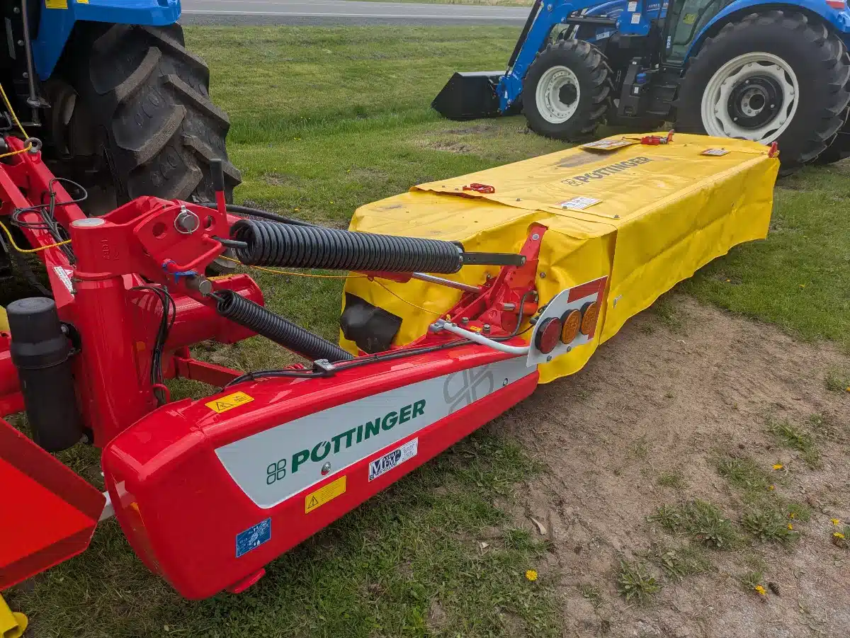 Gallery image 2 for New 2023 Pottinger NOVADISC 302 Disc Mower