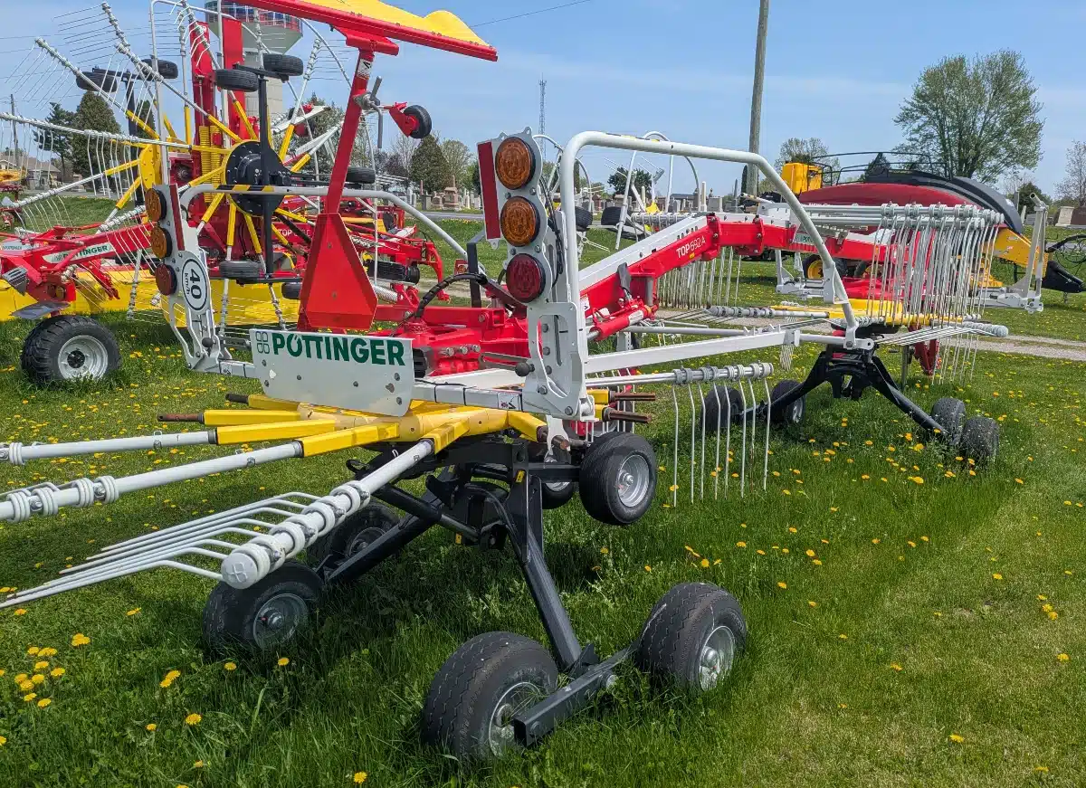 Gallery image 2 for New 2023 Pottinger TOP 692A Rake