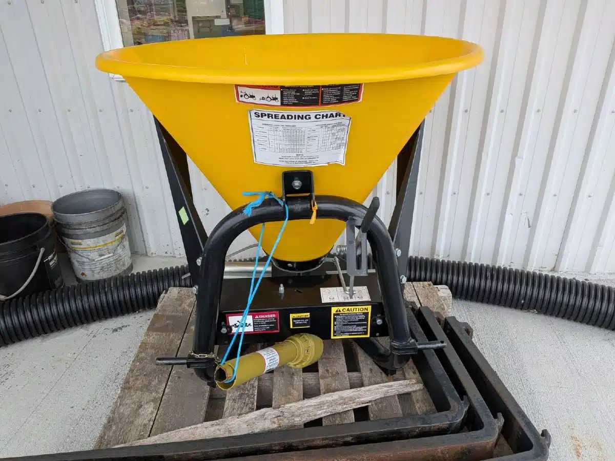 Gallery image 2 for 2025 Tar River SSP250 Spreader - Broadcast