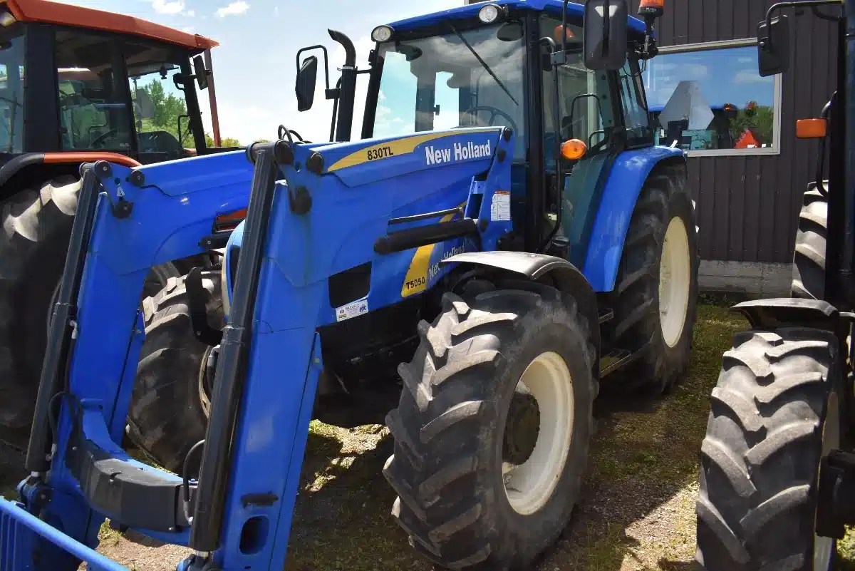 Gallery image 1 for 2009 New Holland T5050 Tractor