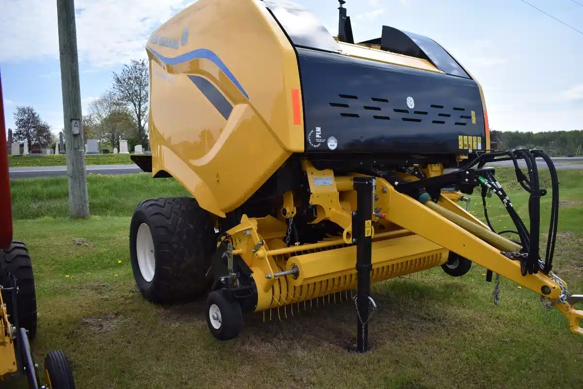 Gallery image 1 for New Holland PRO-BELT 450 Round Baler