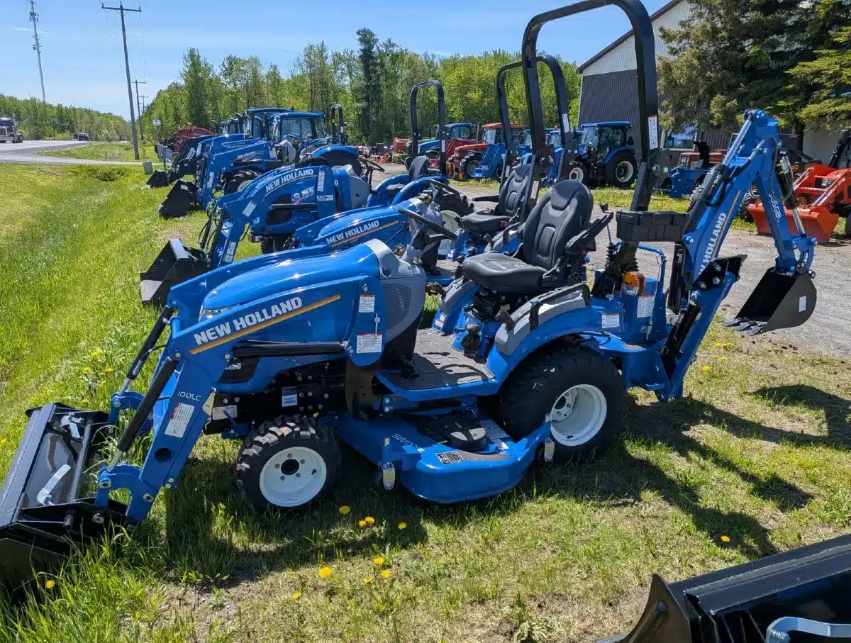 Photo de la Galerie 1 pour New Holland WORKMASTER 25S Tracteur