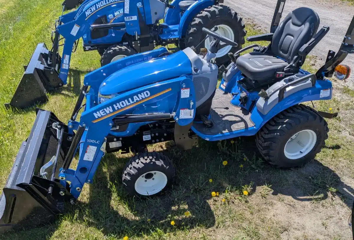 Gallery image 1 for New Holland WORKMASTER 25S Tractor