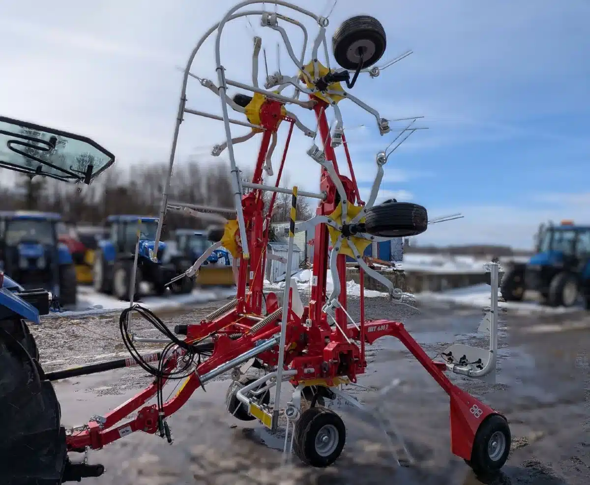 Gallery image 1 for 2025 Pottinger HIT 6.80 T Tedder
