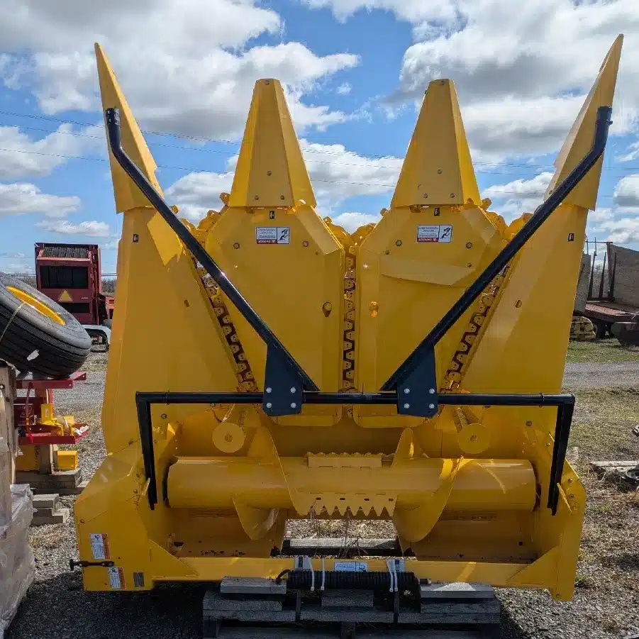 Photo de la Galerie 1 pour New Holland 3PN tête d'abattage-ébranchage