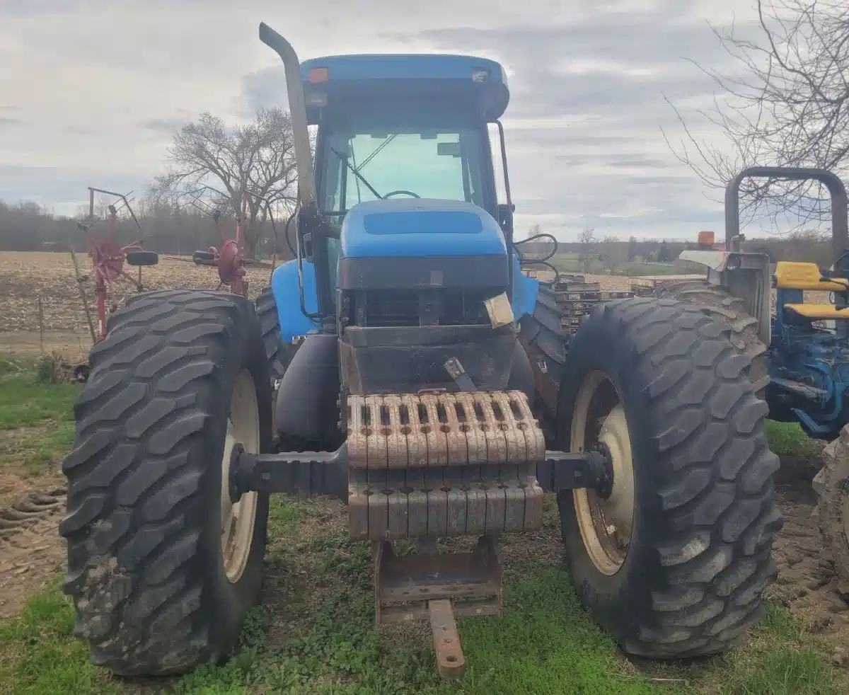 Gallery image 2 for 1999 New Holland TV140 Tractor