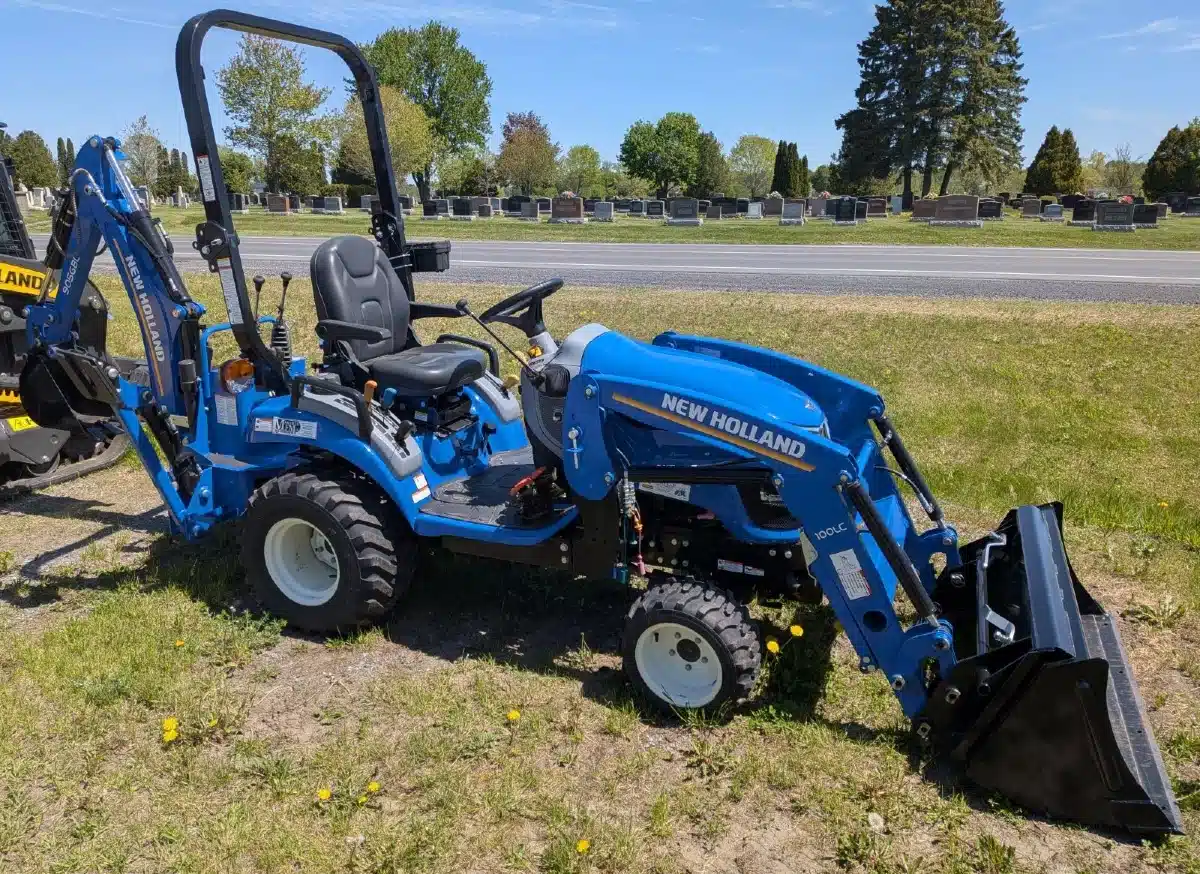 Photo de la Galerie 1 pour New Holland WORKMASTER 25S Tracteur