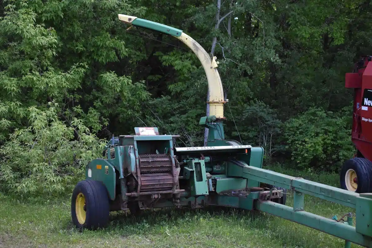 Gallery image 1 for 1991 John Deere 3950 Forage Harvester