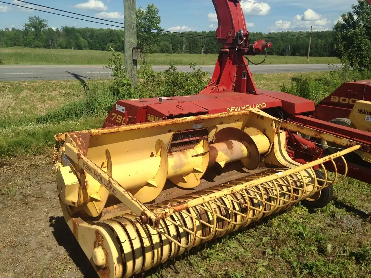Gallery image 2 for Used New Holland 790 Forage Harvester