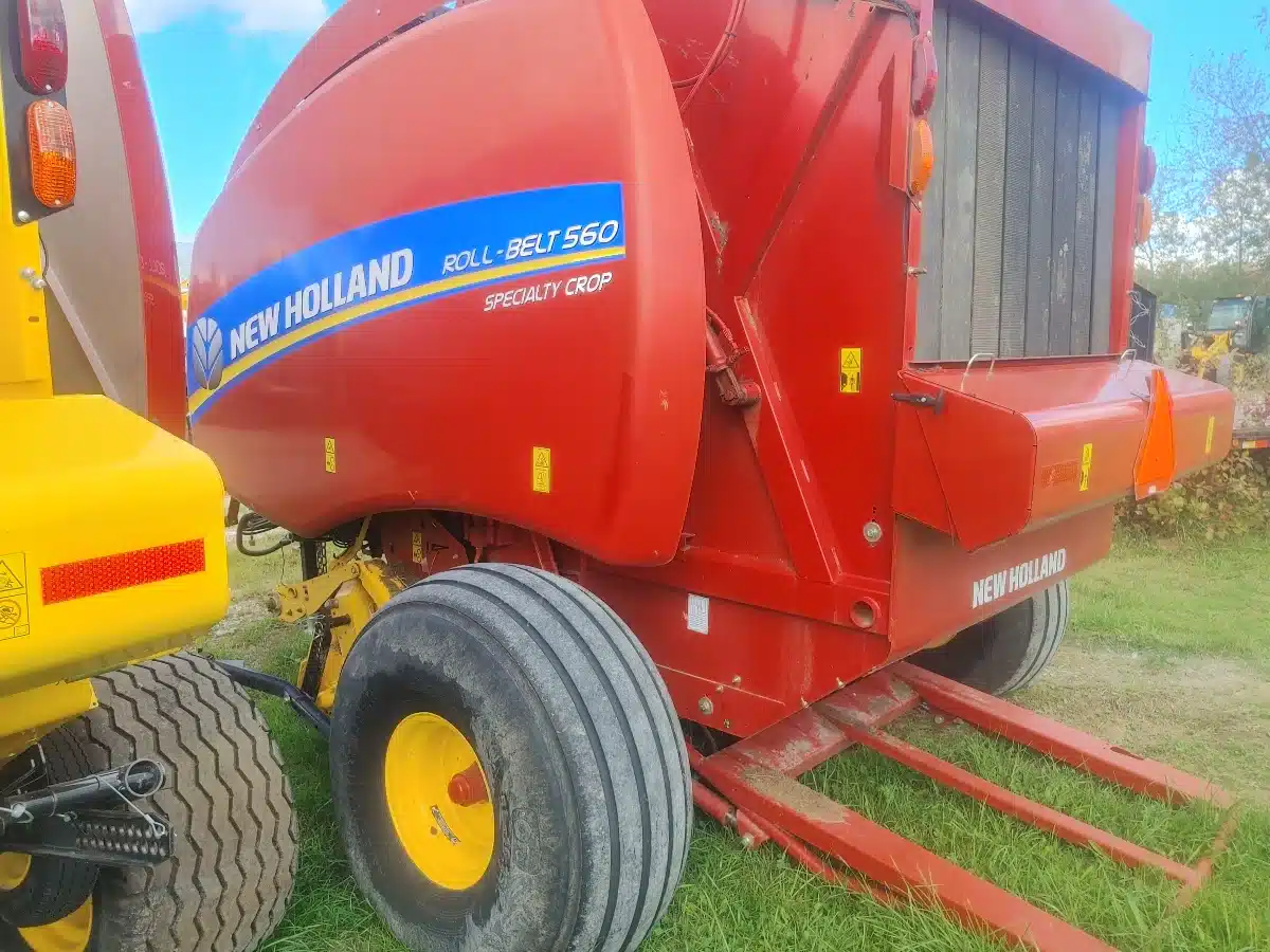 Used 2017 New Holland ROLL-BELT 560 Round Baler