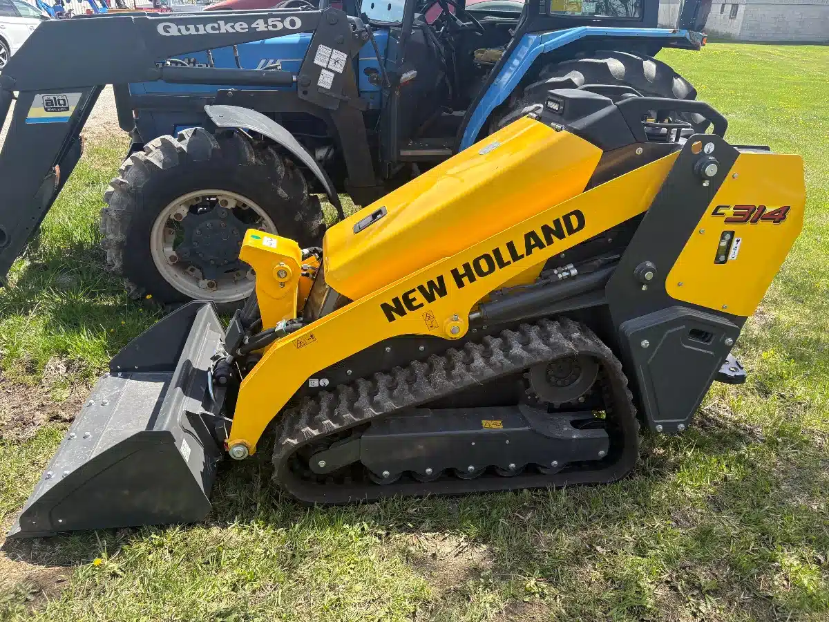 Photo de la Galerie 1 pour 2025 New Holland Construction C 314 chargeuse à direction à glissement