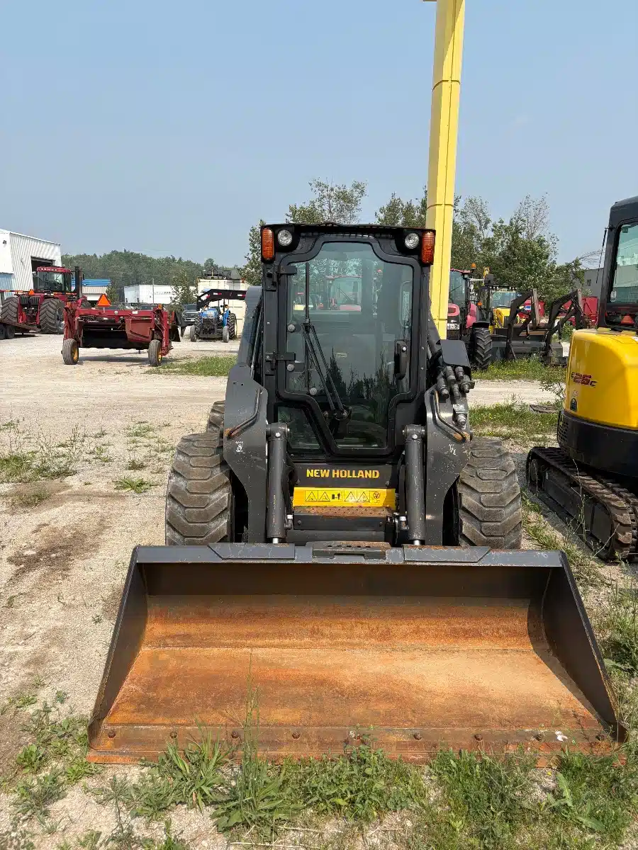 Gallery image 1 for 2019 New Holland L225 Skid Steer