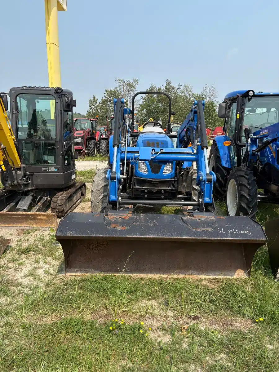 Gallery image 1 for New Holland WORKMASTER 75 Tractor