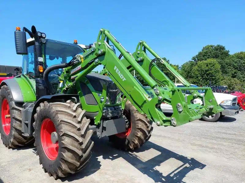 Gallery image 2 for New 2023 Fendt 516 VARIO Tractor