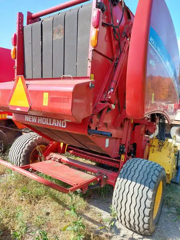 Gallery image 2 for Used 2018 New Holland ROLL-BELT 450 Round Baler
