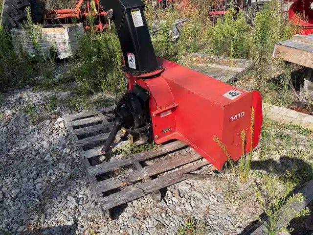 Gallery image 2 for Used Massey Ferguson 1410 Snow Blower
