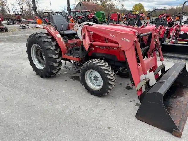 Gallery image 2 for Used 2006 Massey Ferguson 1540 L Tractor
