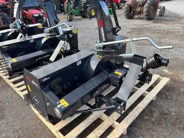 New 2025 Meteor M96090 Snow Blower