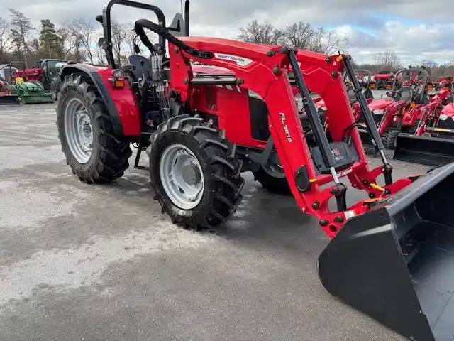 Gallery image 1 for 2025 Massey Ferguson 4707 Tractor