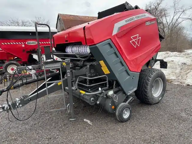 Gallery image 1 for 2026 Massey Ferguson BR4160V Round Baler