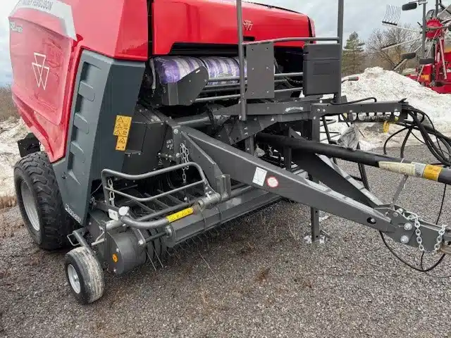 Gallery image 2 for 2026 Massey Ferguson BR4160V Round Baler