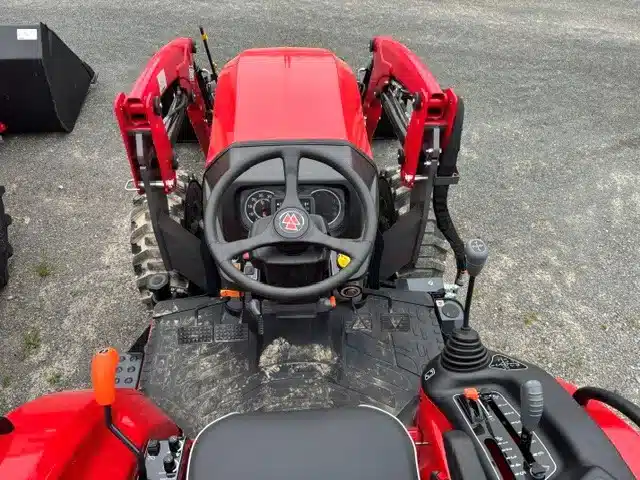 Photo de la Galerie 1 pour 2026 Massey Ferguson 1M.35 Tracteur