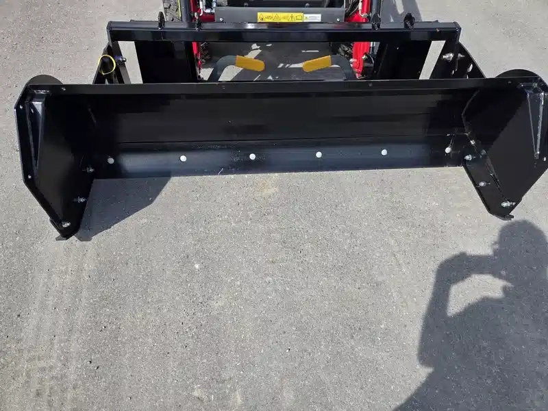 Photo de la Galerie 1 pour 2026 HLA Attachments 1500 Snow Series Chasse-neige