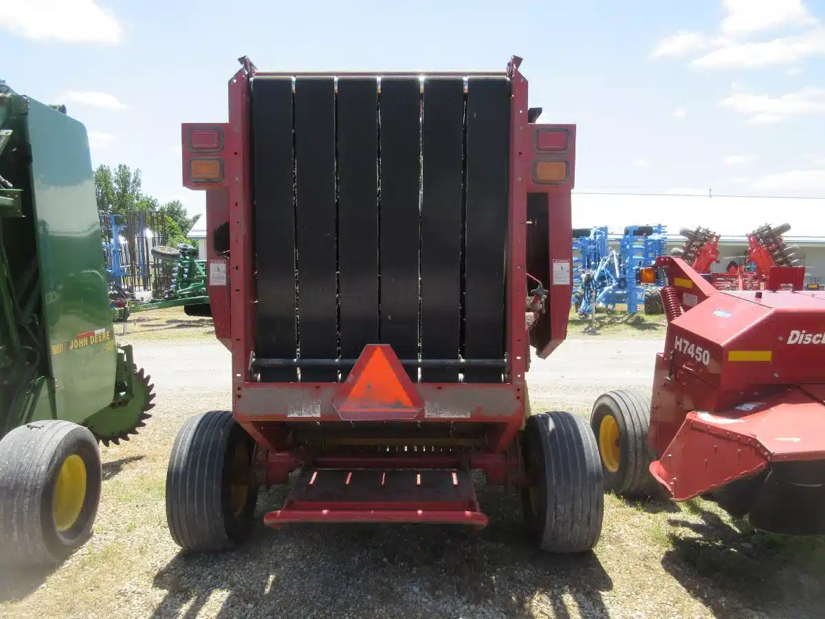 Gallery image 2 for Used New Holland BR740A Round Baler