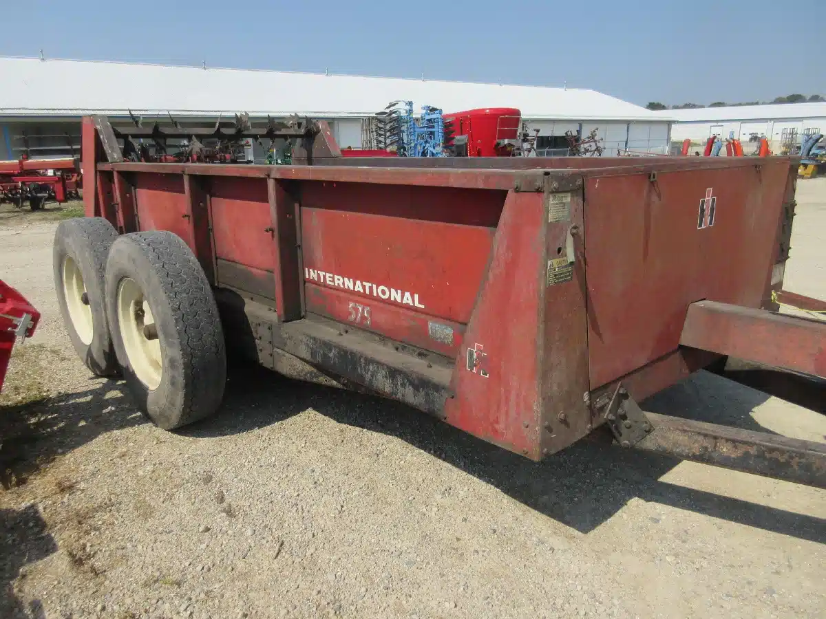 Gallery image 2 for Used International 575 Manure Spreader