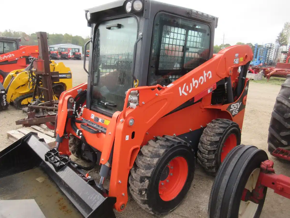 Used Kubota SSV65 Skid Steer