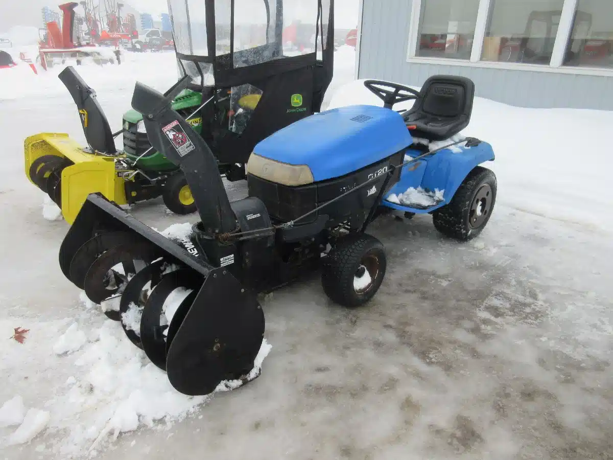Gallery image 2 for New Holland GT20 Lawn Tractor