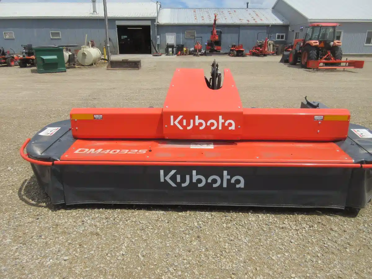 Gallery image 1 for Kubota DM4032S Disc Mower