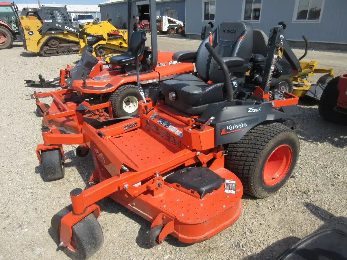 Photo de la Galerie 1 pour Kubota Z726X Tondeuse à rayon de braquage zéro