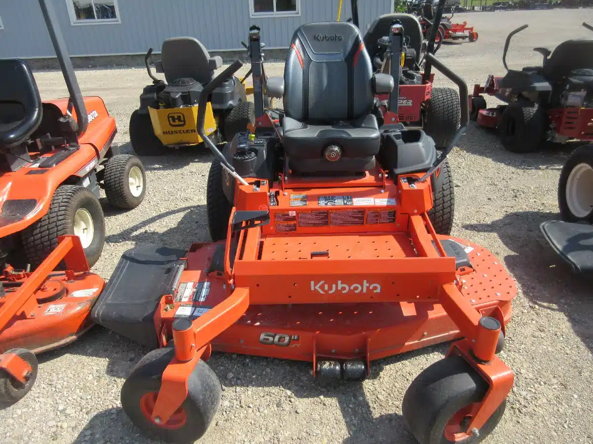 Photo de la Galerie 2 pour Kubota Z726X Tondeuse à rayon de braquage zéro