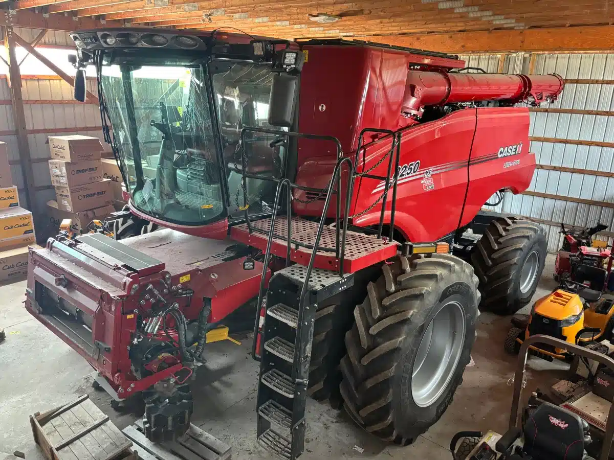 Gallery image 1 for Used 2022 Case IH 8250 Combine