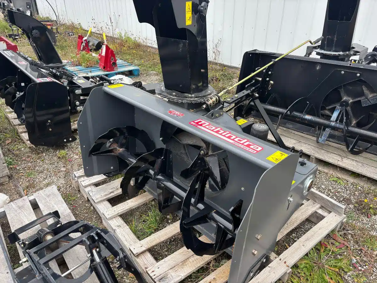 Used Mahindra BER3PTS848R Snow Blower