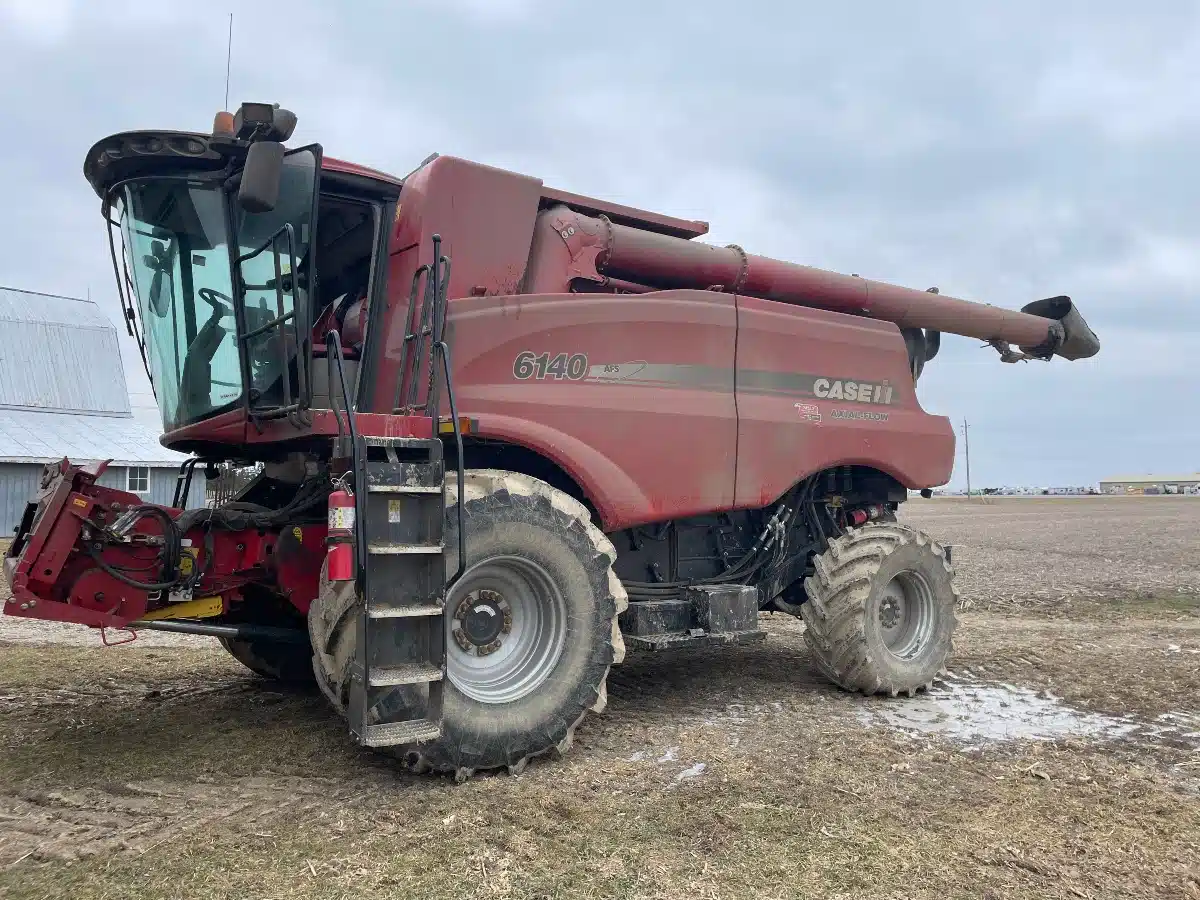 Gallery image 2 for 2016 Case IH 6140 Combine