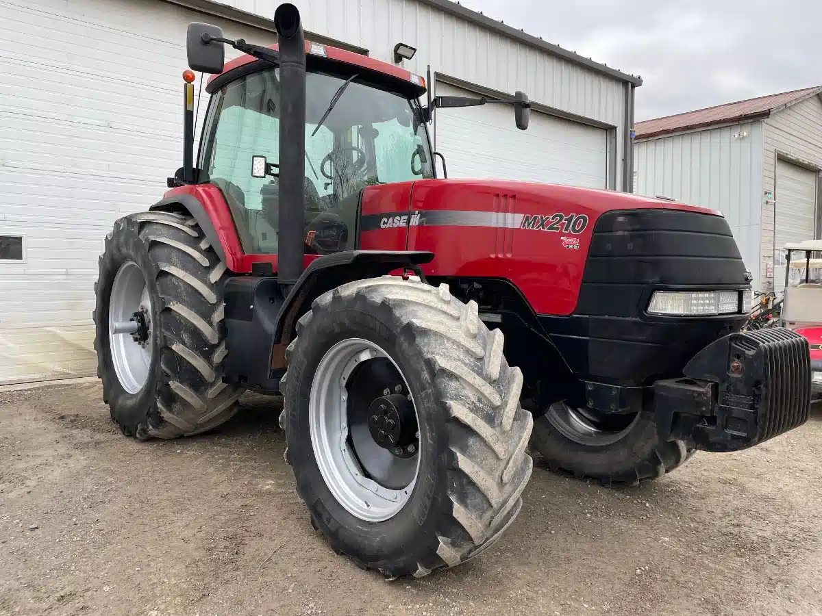 Photo de la Galerie 2 pour 2005 Case IH MX210 Tracteur
