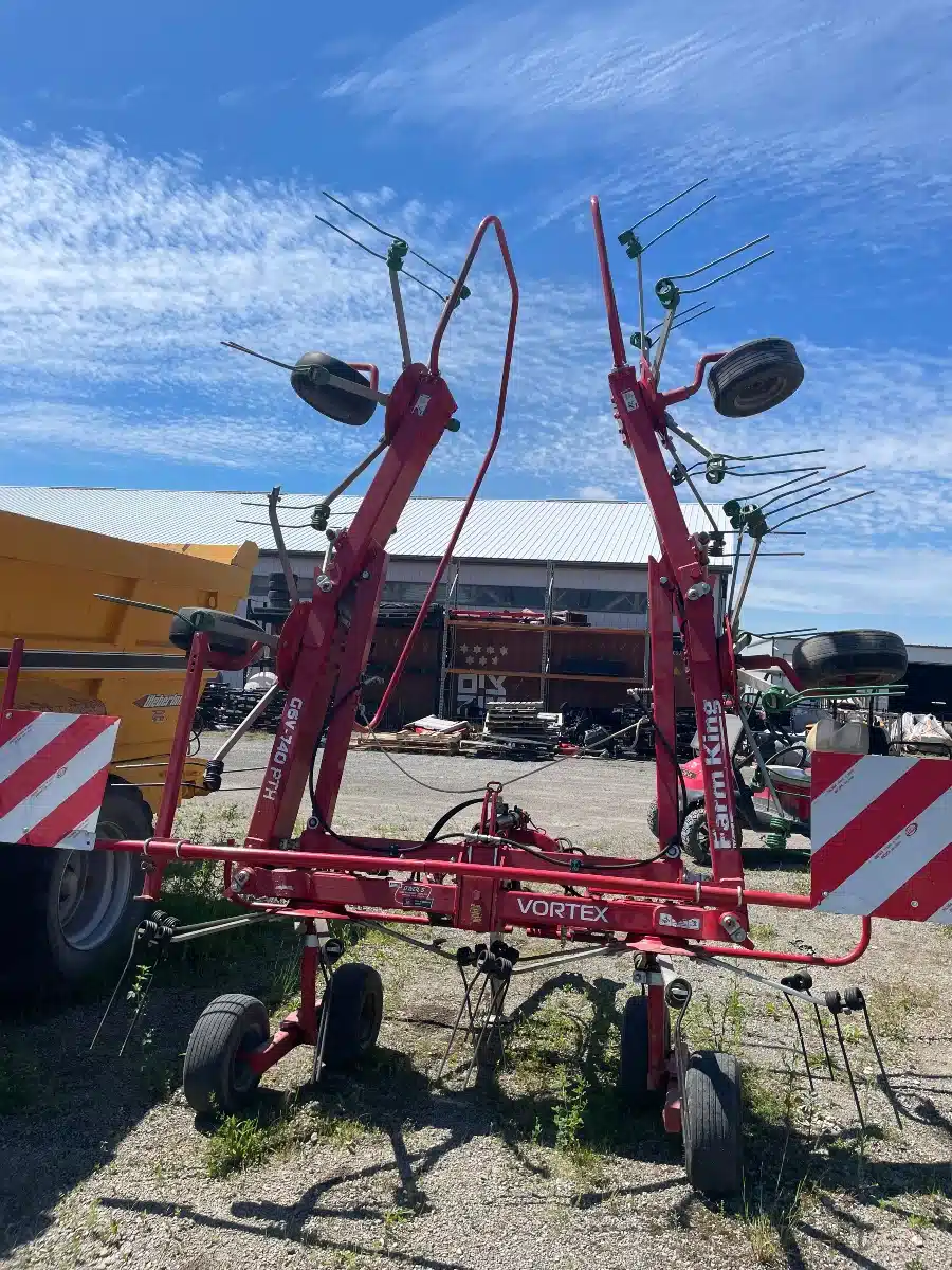 Photo de la Galerie 2 pour 2021 Farm King RT24 Tedder
