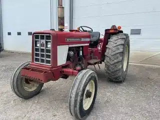 Gallery image 1 for 1975 International Harvester 674 Tractor