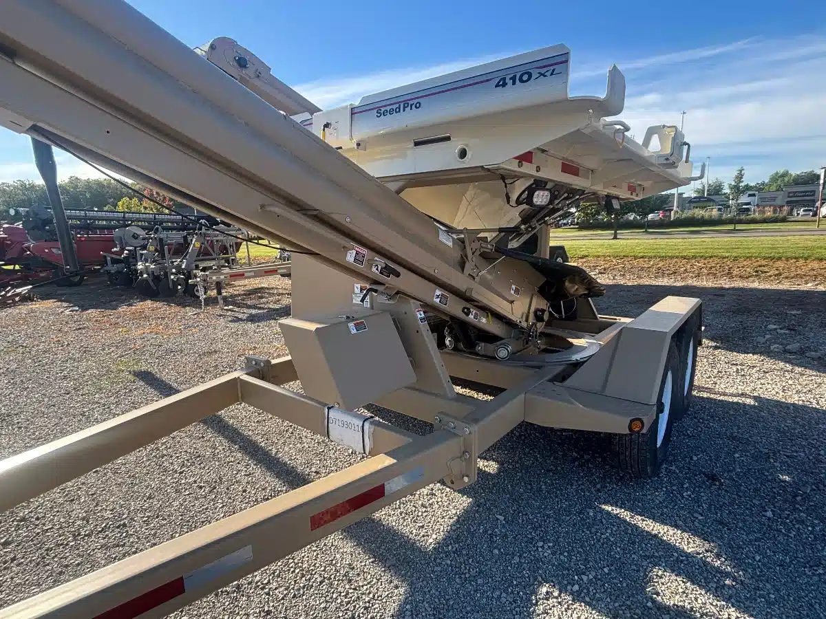 Gallery image 2 for 2025 Unverferth 410XL Seed Tender