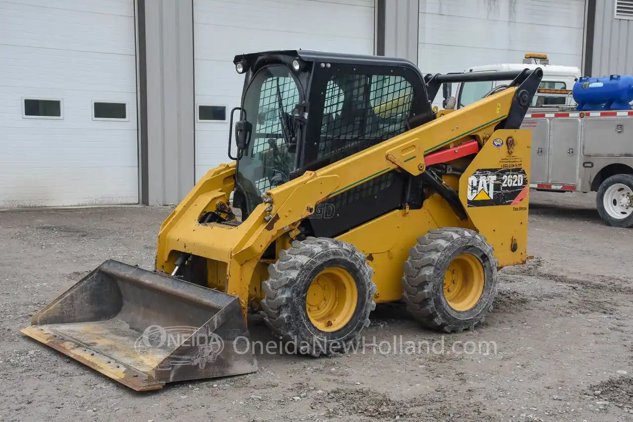Gallery image 2 for Used 2016 Caterpillar 262D Skid Steer