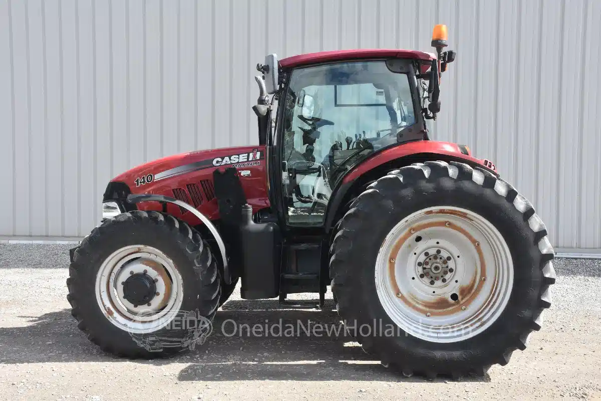 Gallery image 1 for Used 2010 Case IH MAXXUM 140 Tractor