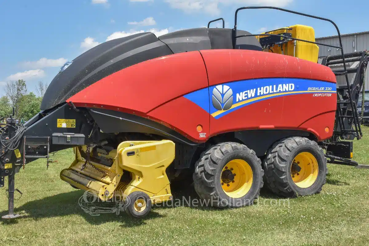Gallery image 1 for 2013 New Holland BIG BALER 330 Square Baler - Large